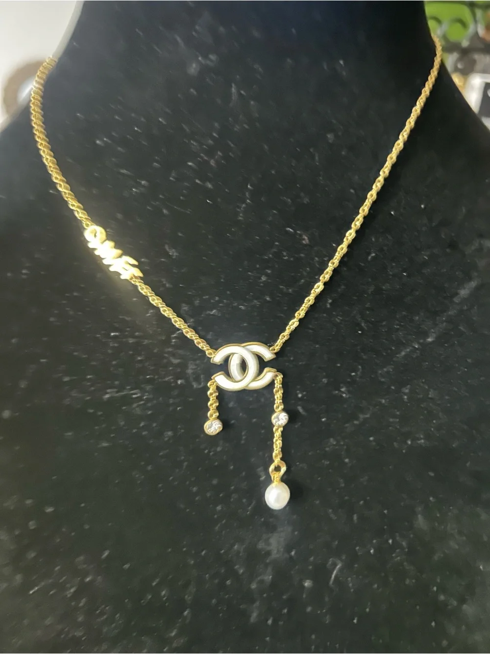 The Unbranded Brand refined gold
